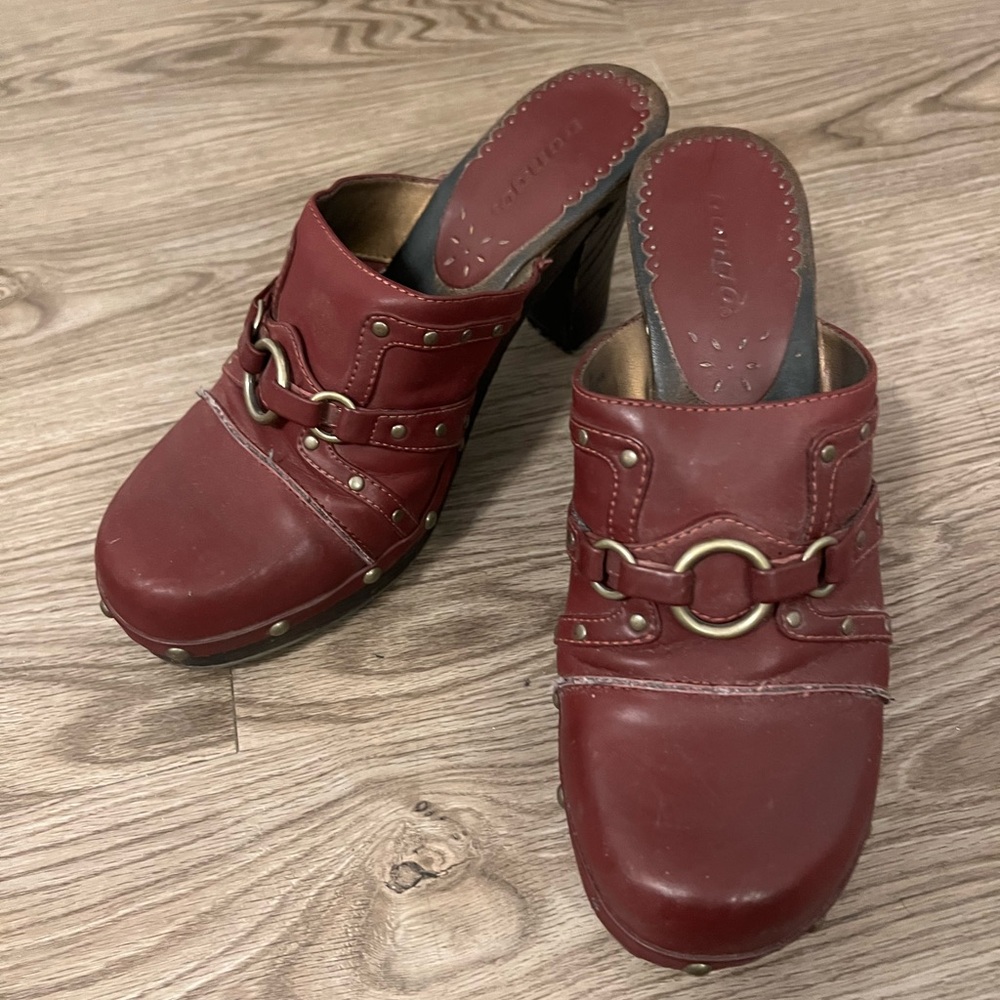 Maroon Mules